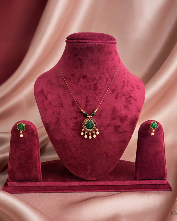 Invisible Chain set - jewelry - Front View